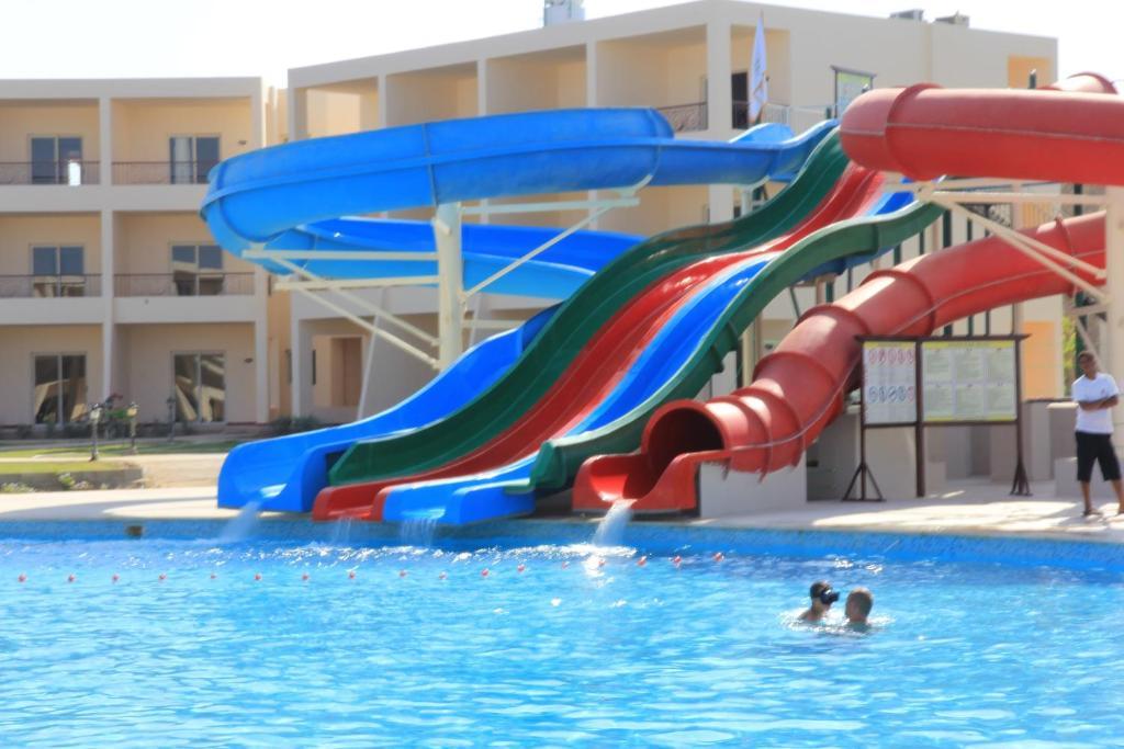 Royal Brayka Beach Resort アブ・ダバブ エクステリア 写真